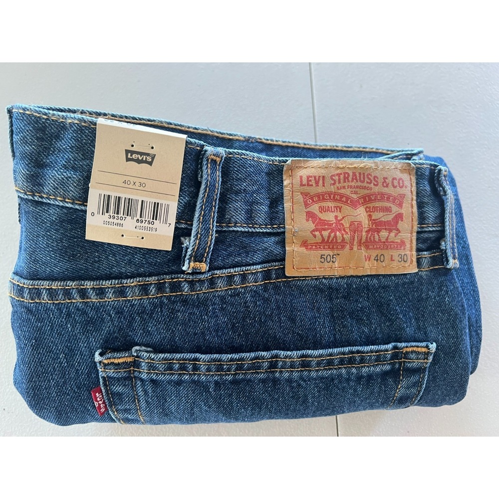 Levis NEW Mens 40x30 505 Regular Fit Straight Leg Jeans Medium Wash